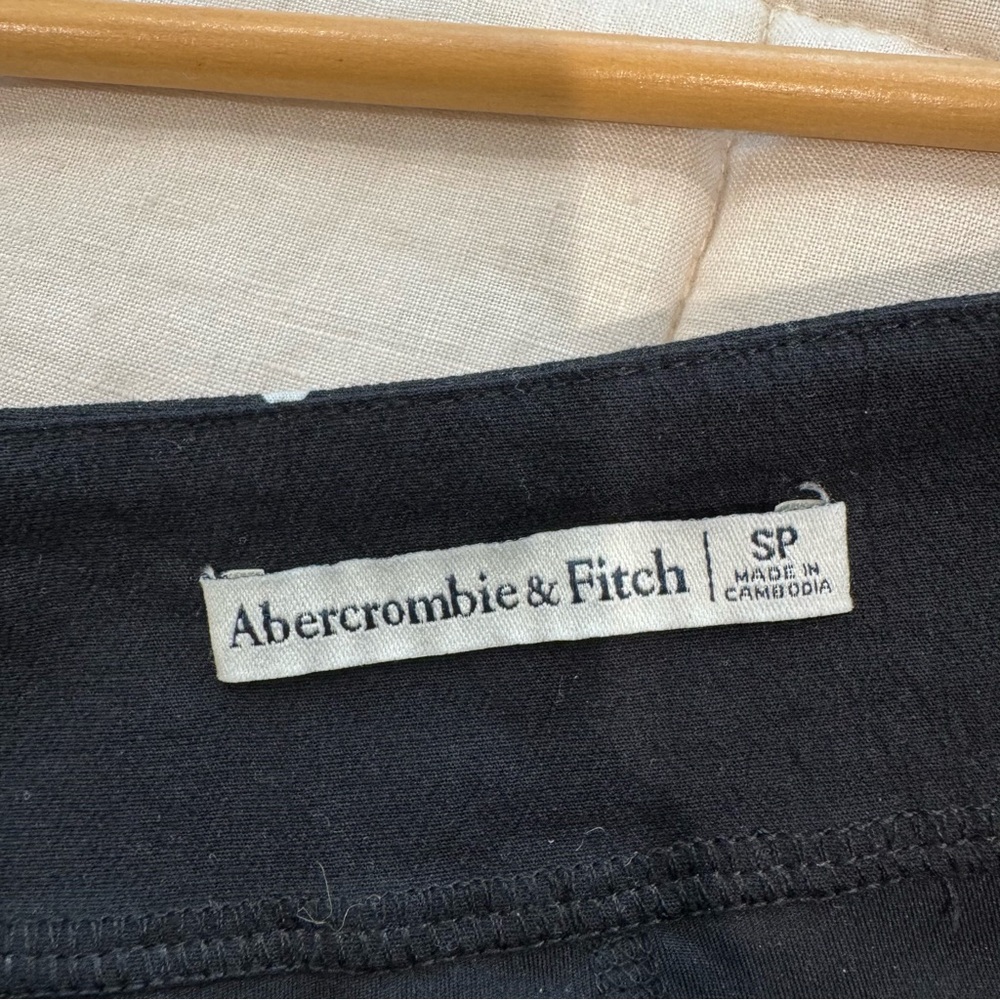 Abercrombie Bra-Free Everyday Skort - Picture 7 of 7